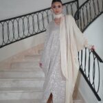 Half sequence scarf kaftan