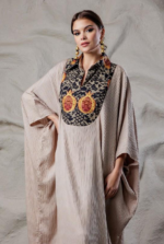 Beige kaftan with pomegranate collar - Image 4